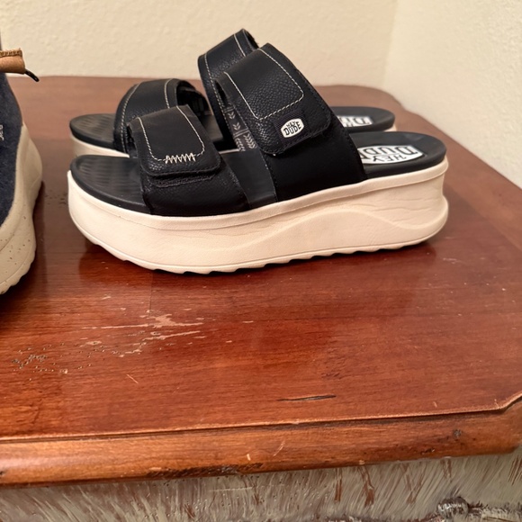 2 pair Hey Dude - Picture 7 of 9